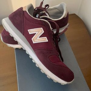 New balance sneakers Burgundy & Rose Gold